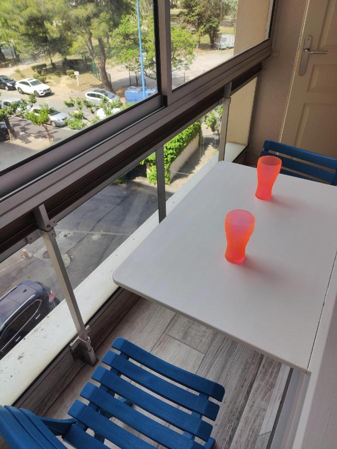 Studio Climatise 50 M.Du Port แซงต์-ซีเปรียง ภายนอก รูปภาพ